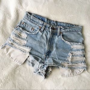 LEVI's high waisted shorts relaxed fit